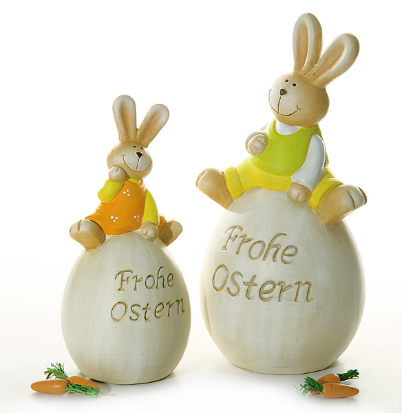 Hase auf Ei "Frohe Ostern" Keramik